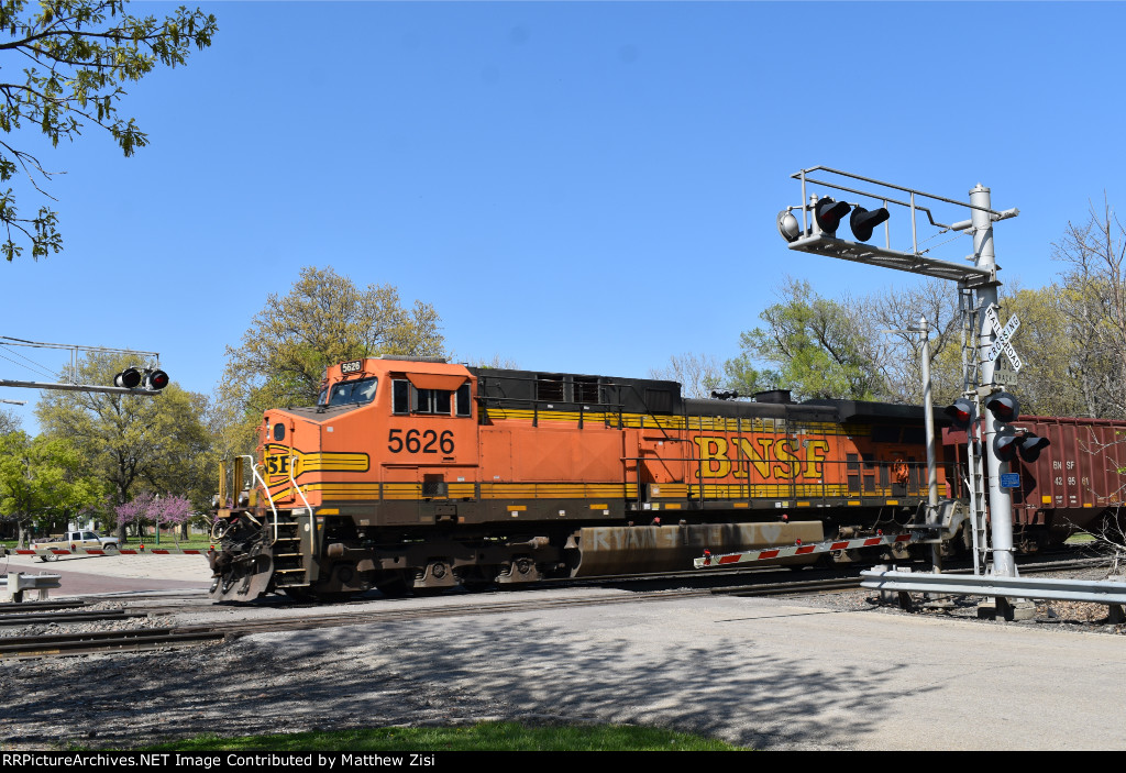 BNSF 5626